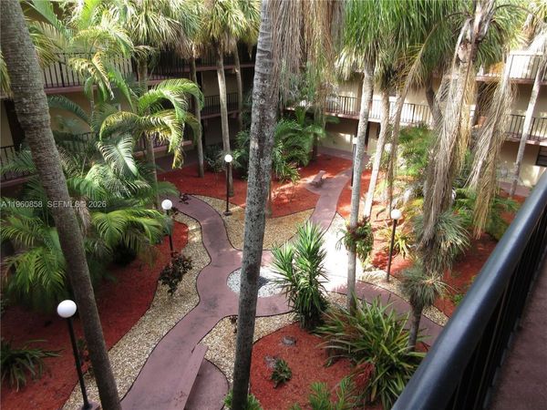 10835 SW 112th Ave, Unit 305, Miami, FL 33176