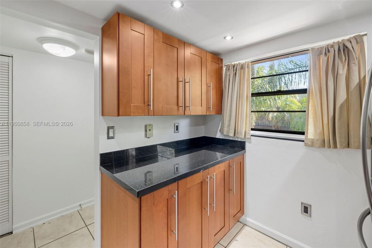 10835 SW 112th Ave, Unit 305, Miami, FL 33176 Photo