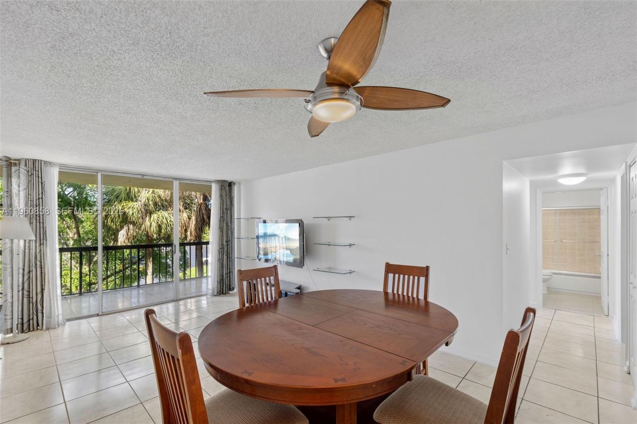 10835 SW 112th Ave, Unit 305, Miami, FL 33176 Photo
