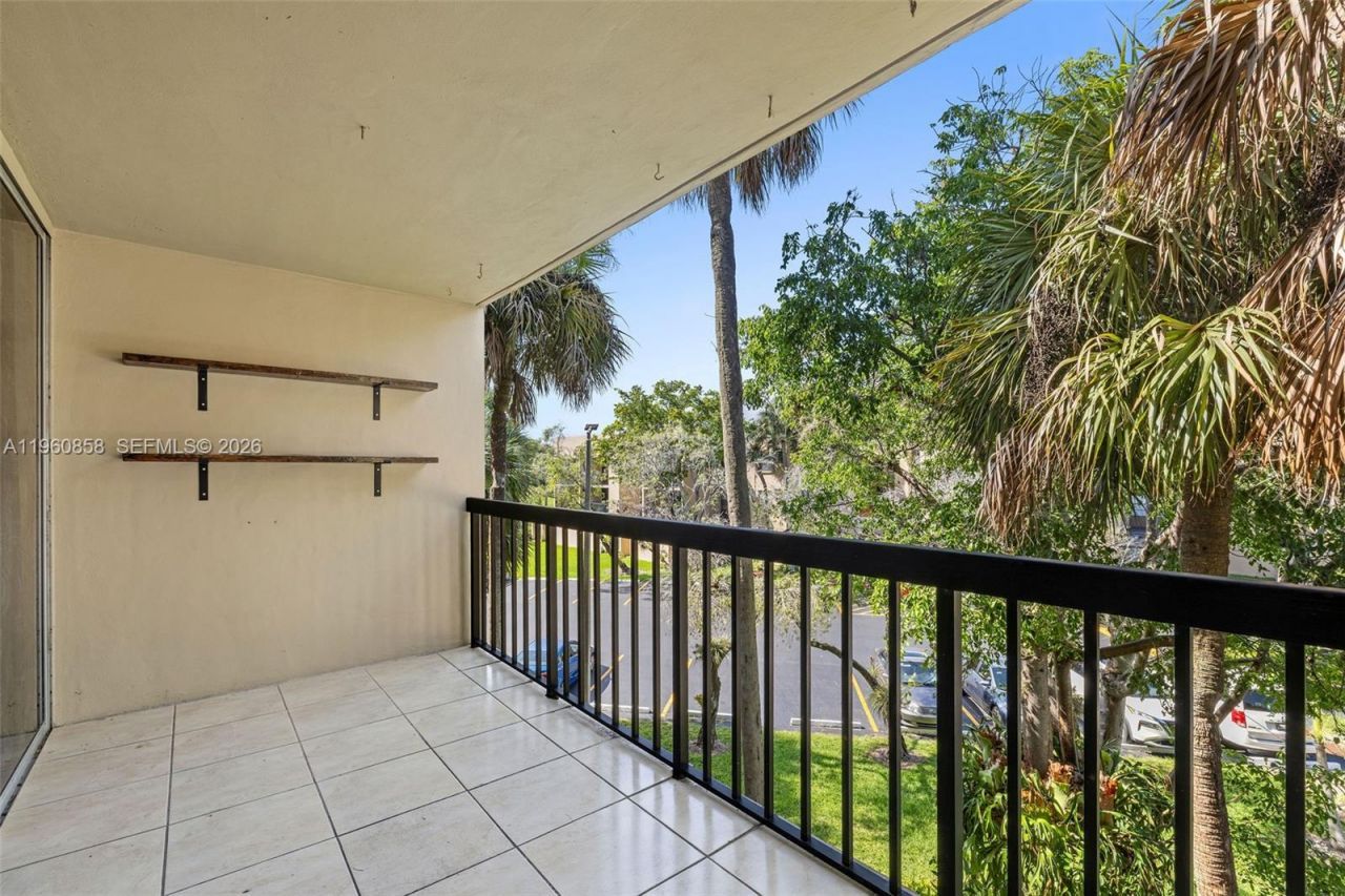 10835 SW 112th Ave, Unit 305, Miami, FL 33176 Photo