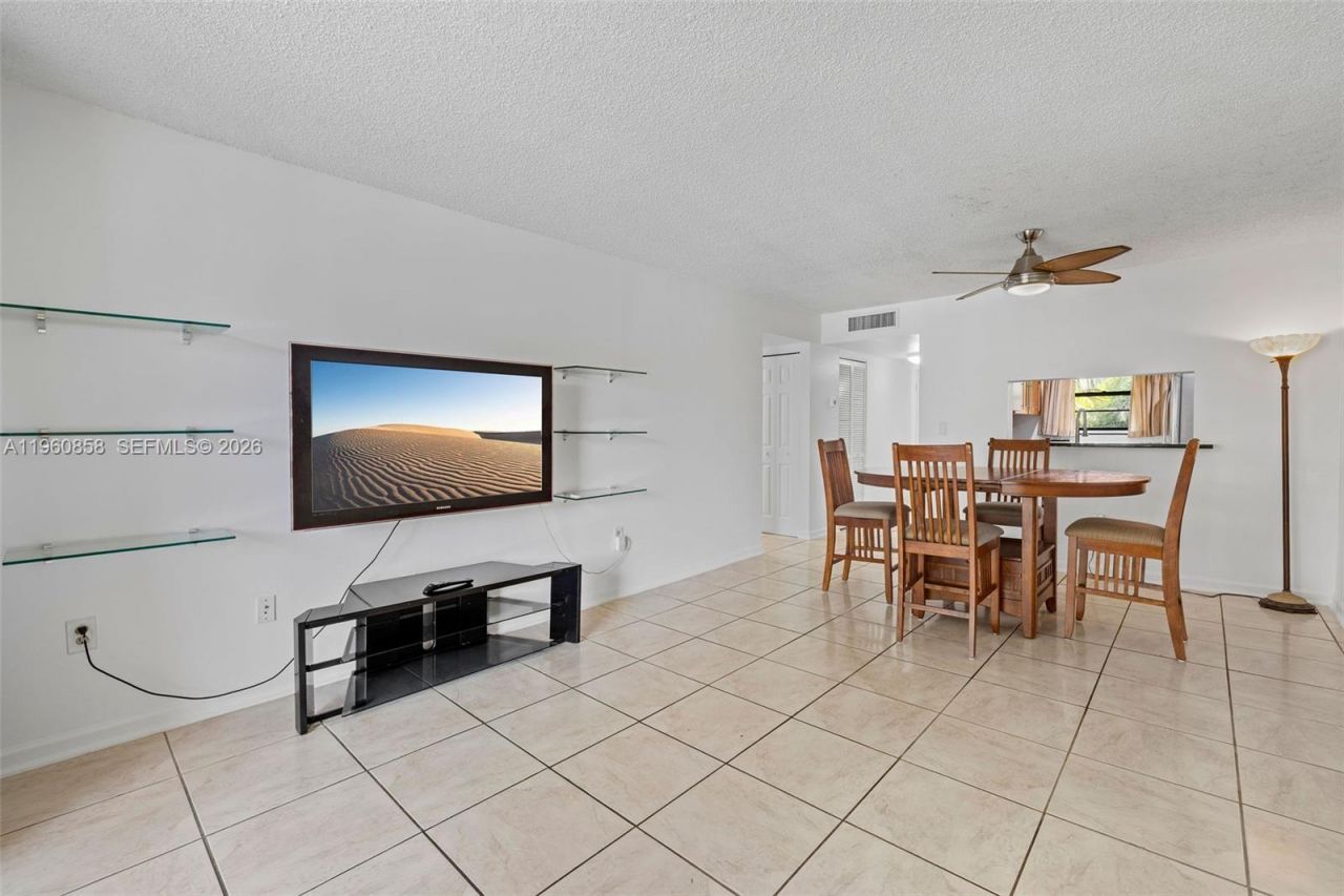 10835 SW 112th Ave, Unit 305, Miami, FL 33176 Photo