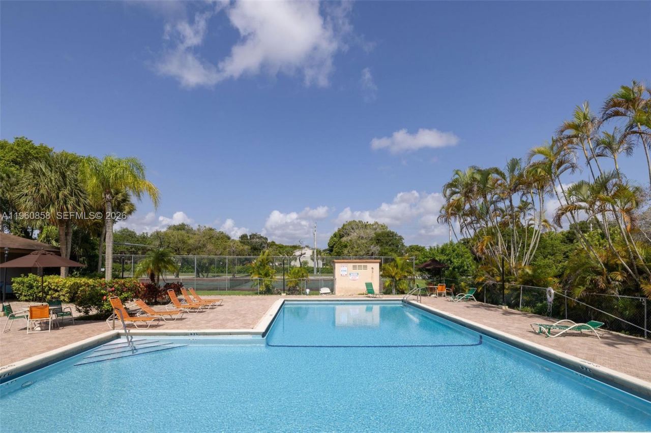 10835 SW 112th Ave, Unit 305, Miami, FL 33176 Photo