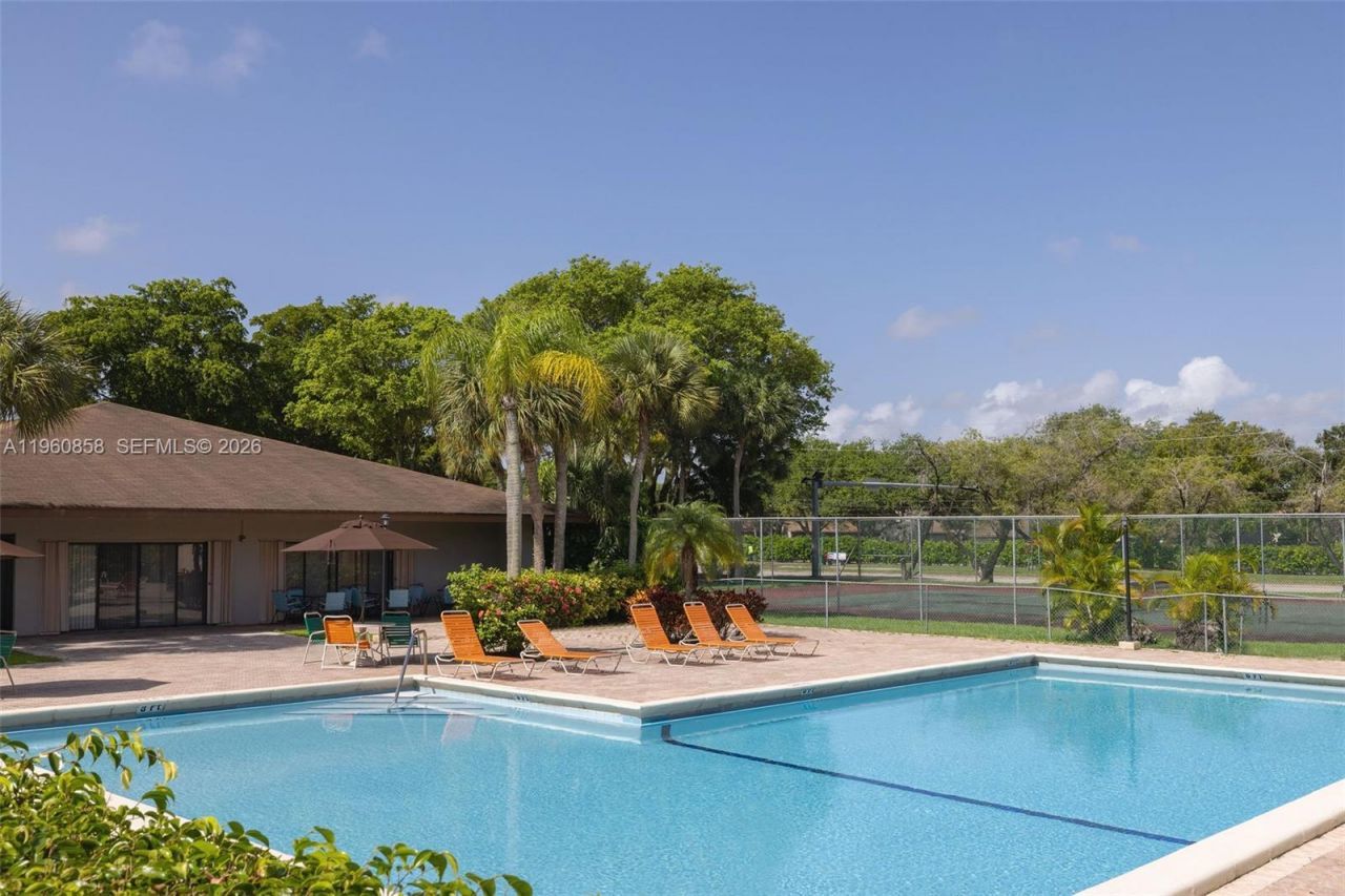 10835 SW 112th Ave, Unit 305, Miami, FL 33176 Photo