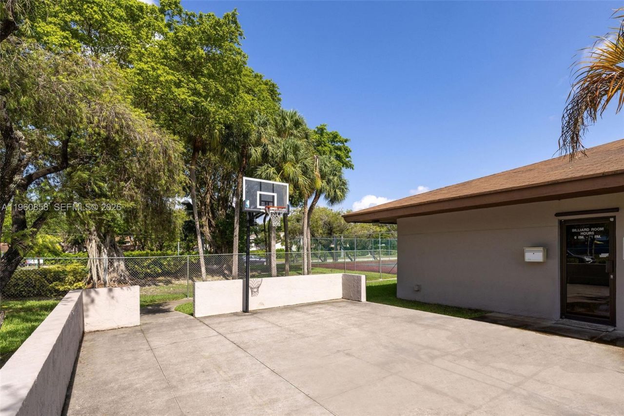 10835 SW 112th Ave, Unit 305, Miami, FL 33176 Photo
