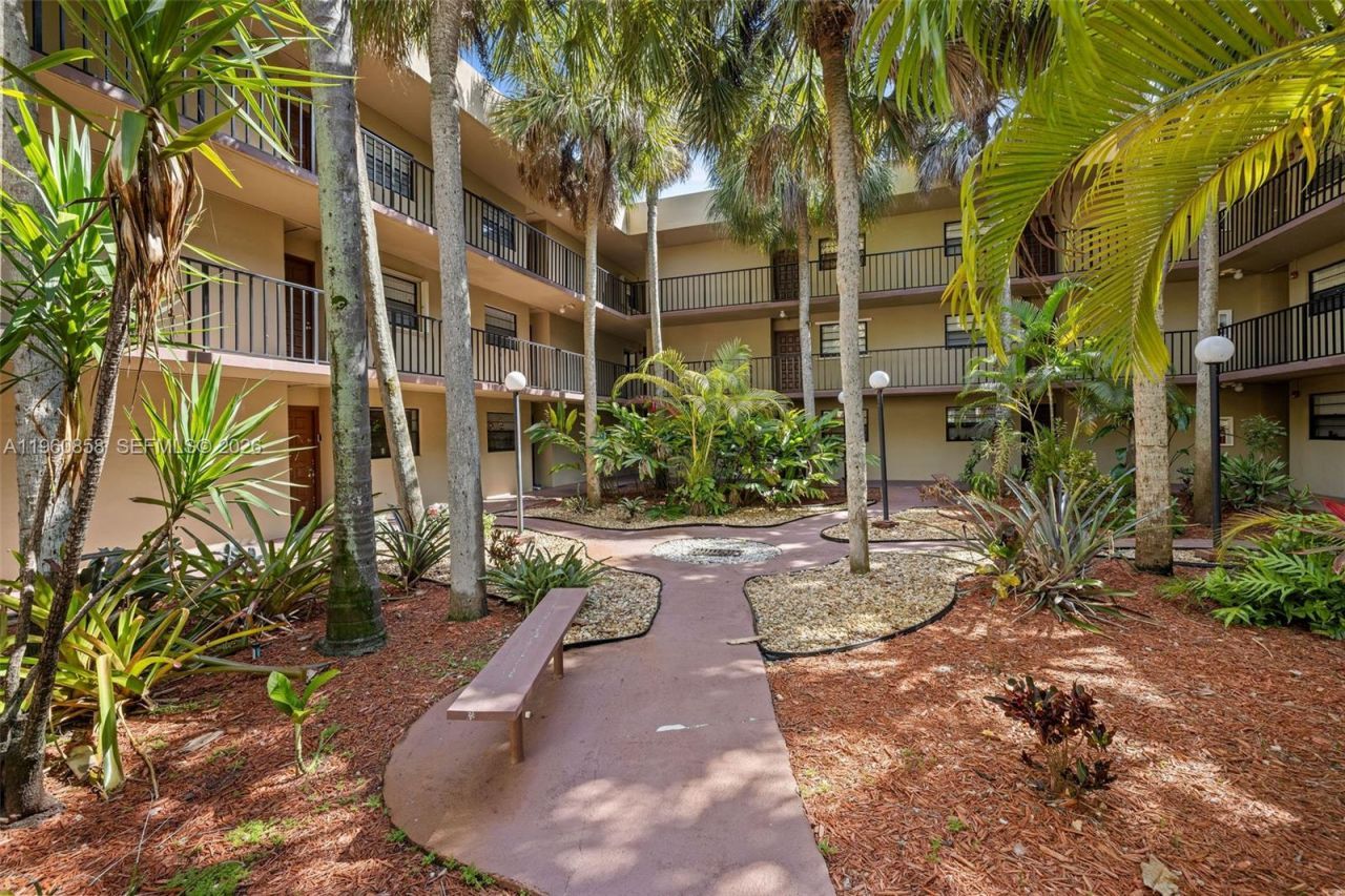 10835 SW 112th Ave, Unit 305, Miami, FL 33176 Photo