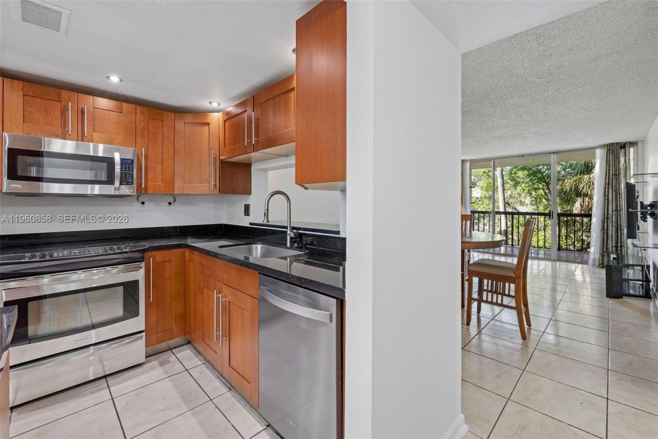 10835 SW 112th Ave, Unit 305, Miami, FL 33176 Photo
