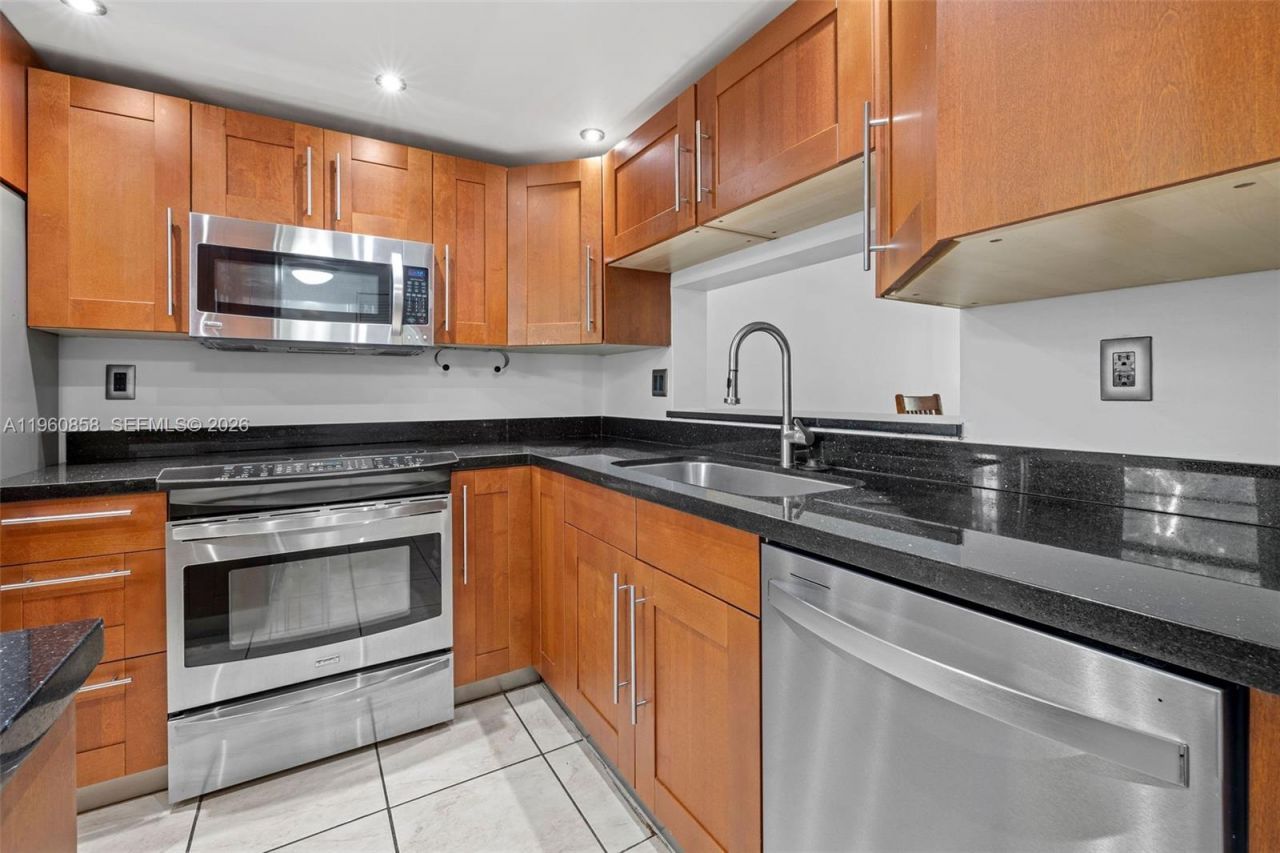10835 SW 112th Ave, Unit 305, Miami, FL 33176 Photo