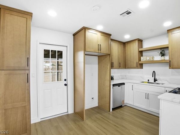 246 Kansas Avenue, Henderson, NV 89015