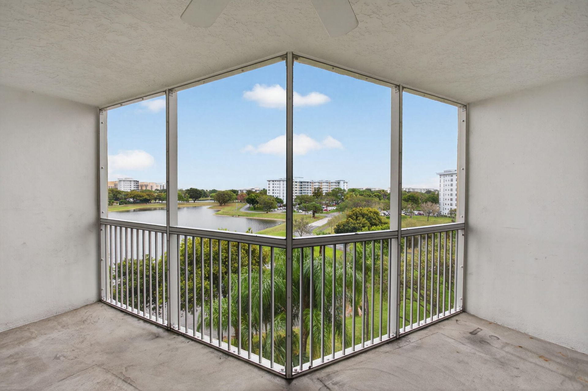 3051 N Course Drive, Unit 605, Pompano Beach, FL 33069 Photo