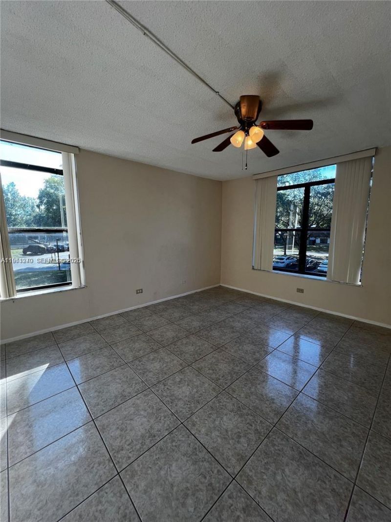 3760 Inverrary Dr , Unit 2Z, Lauderhill, FL 33319 Photo