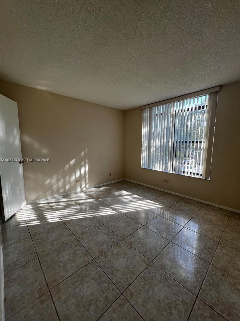3760 Inverrary Dr , Unit 2Z, Lauderhill, FL 33319 Photo
