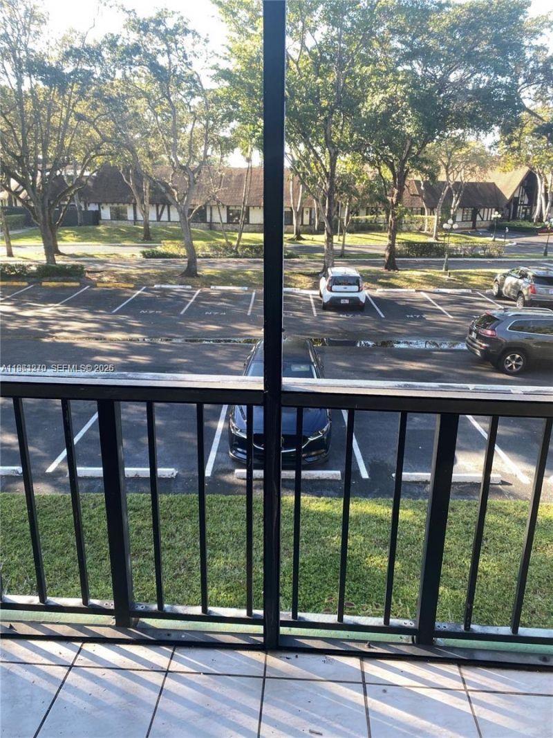 3760 Inverrary Dr , Unit 2Z, Lauderhill, FL 33319 Photo