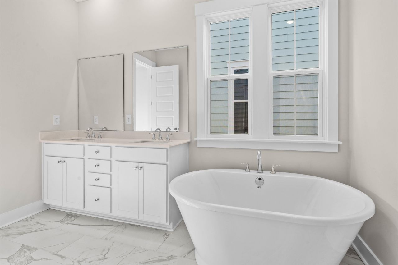 215 Atlantic Breeze St. Photo 17