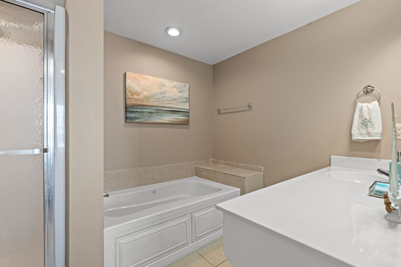 3401 N Ocean Blvd. Photo 17