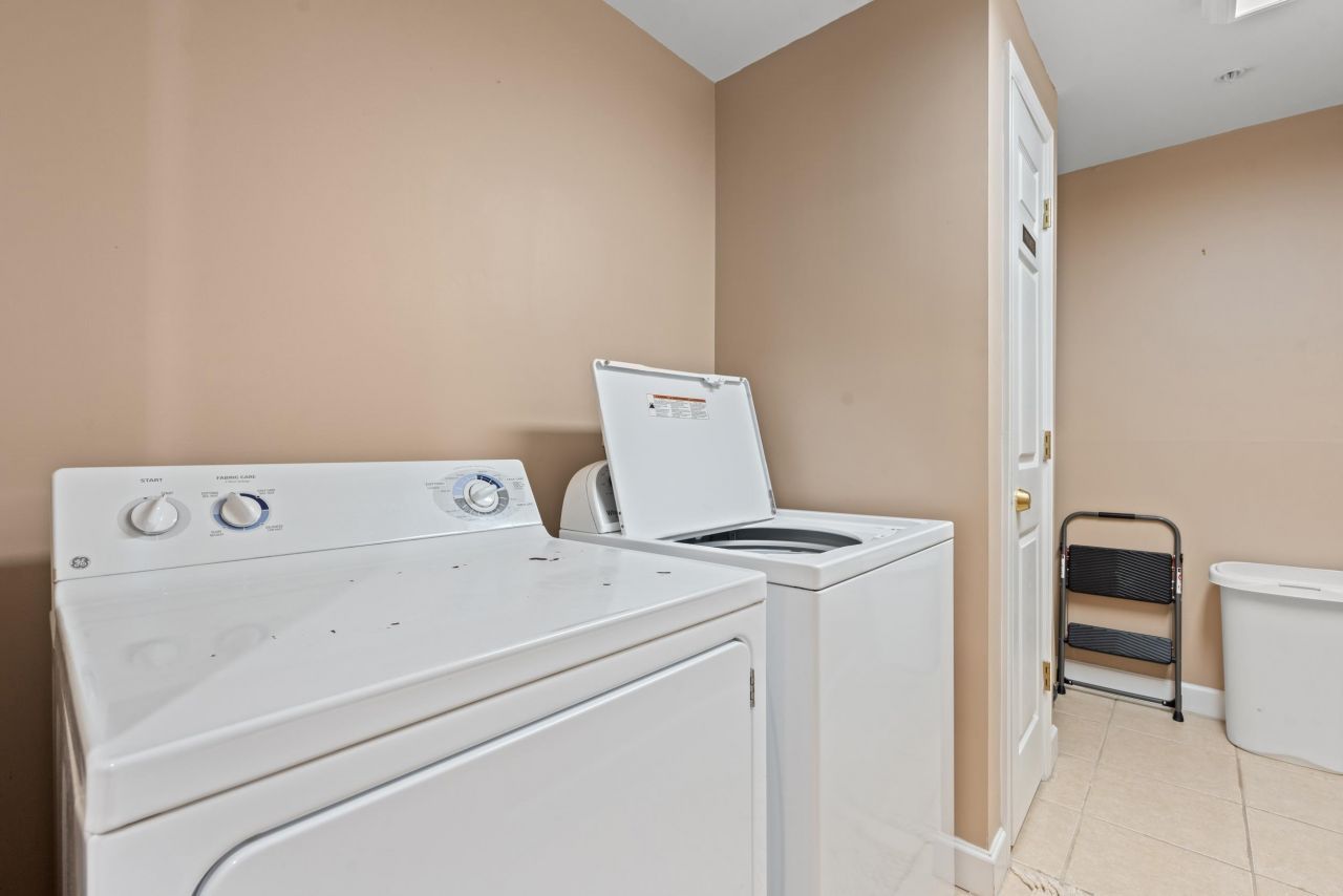 3401 N Ocean Blvd. Photo 21