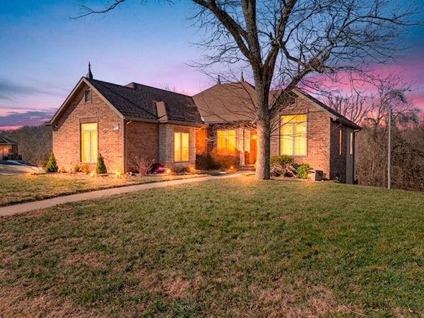 817 N Grapevine Road, Springfield, MO 65802