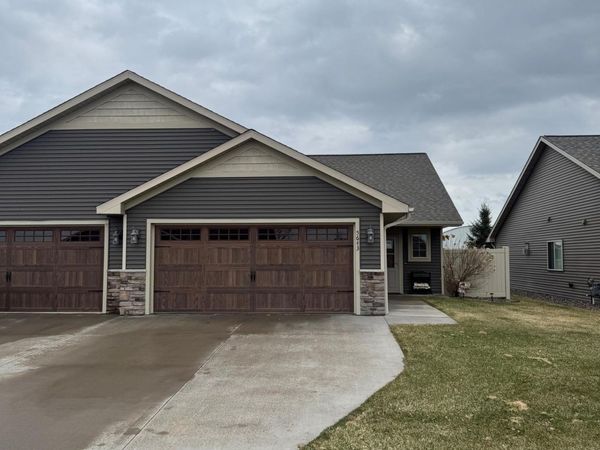 5643 Green Park Drive, Eau Claire, WI 54703