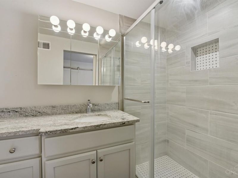 335 Albion Avenue, Glendale, OH 45246 Photo 12