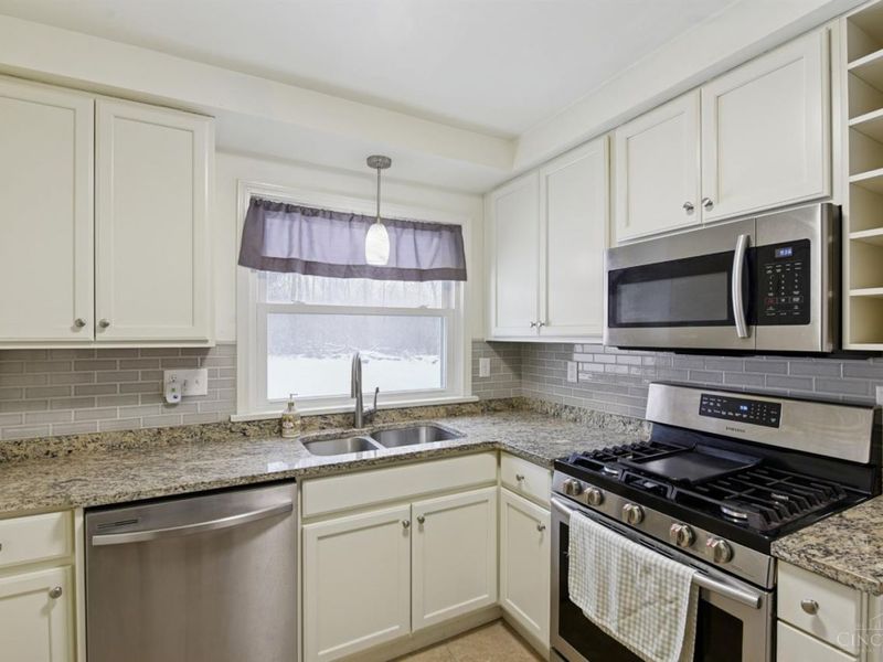 335 Albion Avenue, Glendale, OH 45246 Photo 7