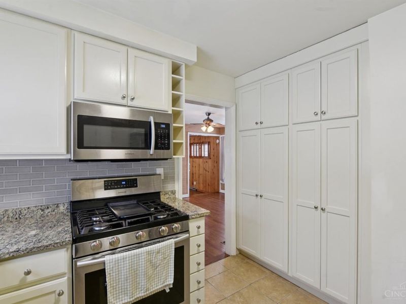 335 Albion Avenue, Glendale, OH 45246 Photo 9