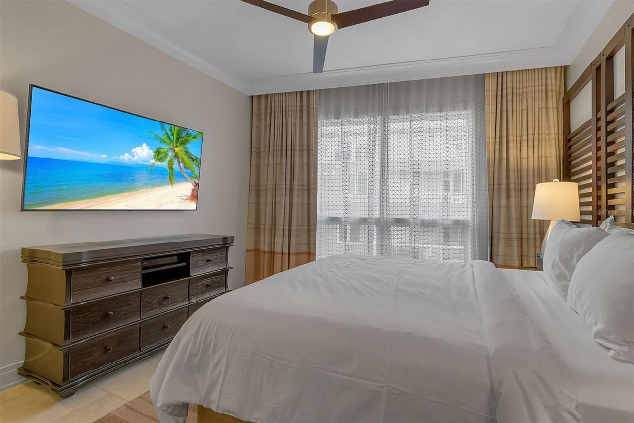 915 Seaside Drive, Unit 410, Weeks, Sarasota, FL 34242 Photo