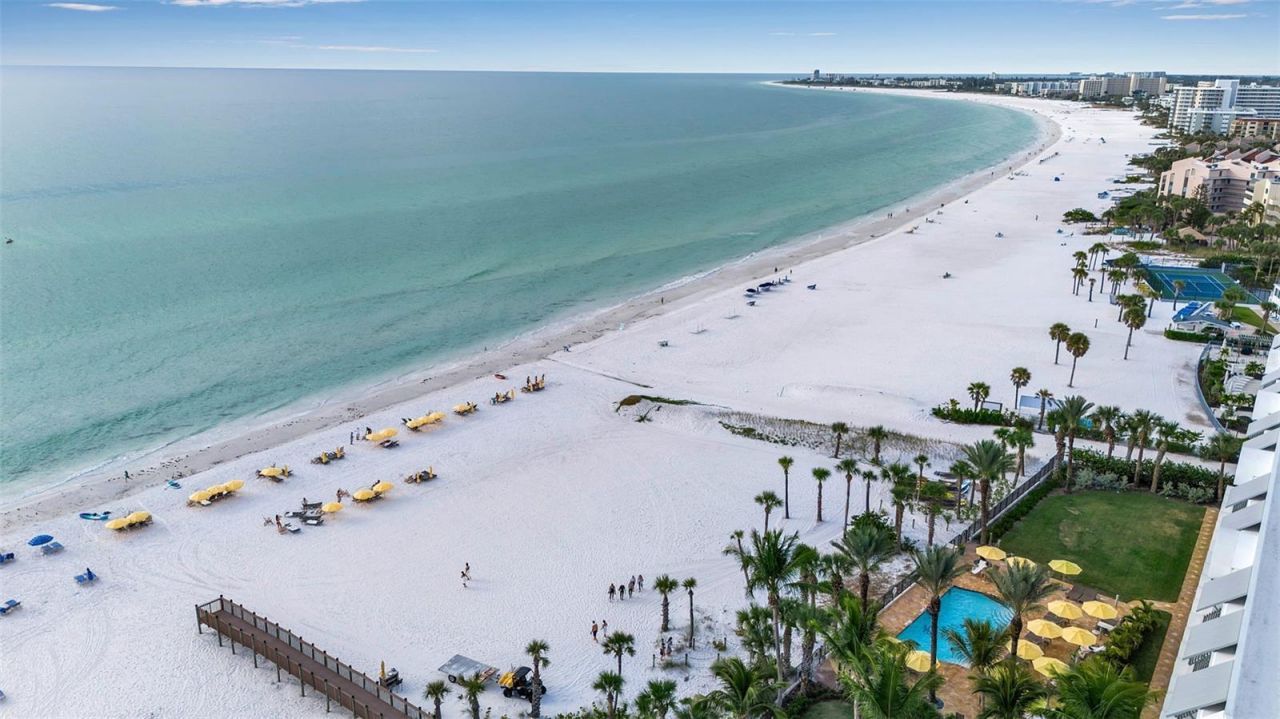 915 Seaside Drive, Unit 410, Weeks, Sarasota, FL 34242 Photo