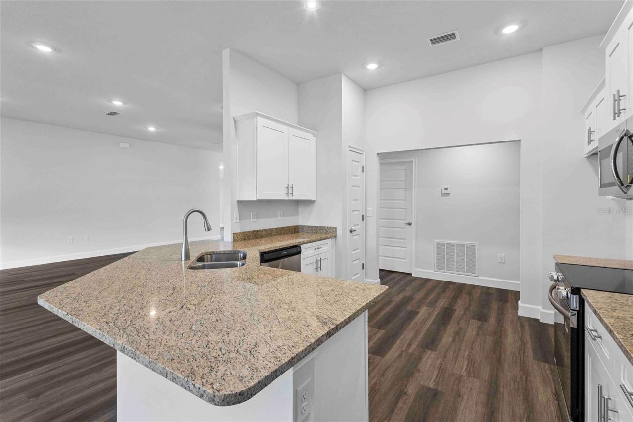 483 SW Bellflower Drive, Lake City, FL 32024 Photo