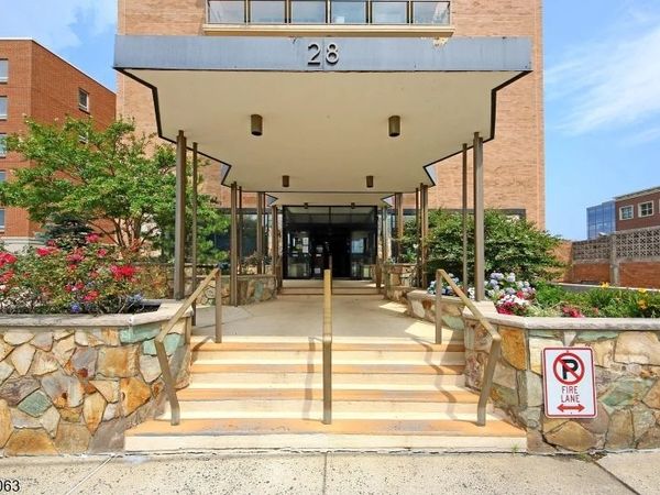 28 Riverside Ave Riv Twr, Unit 11H, Red Bank, NJ 07701