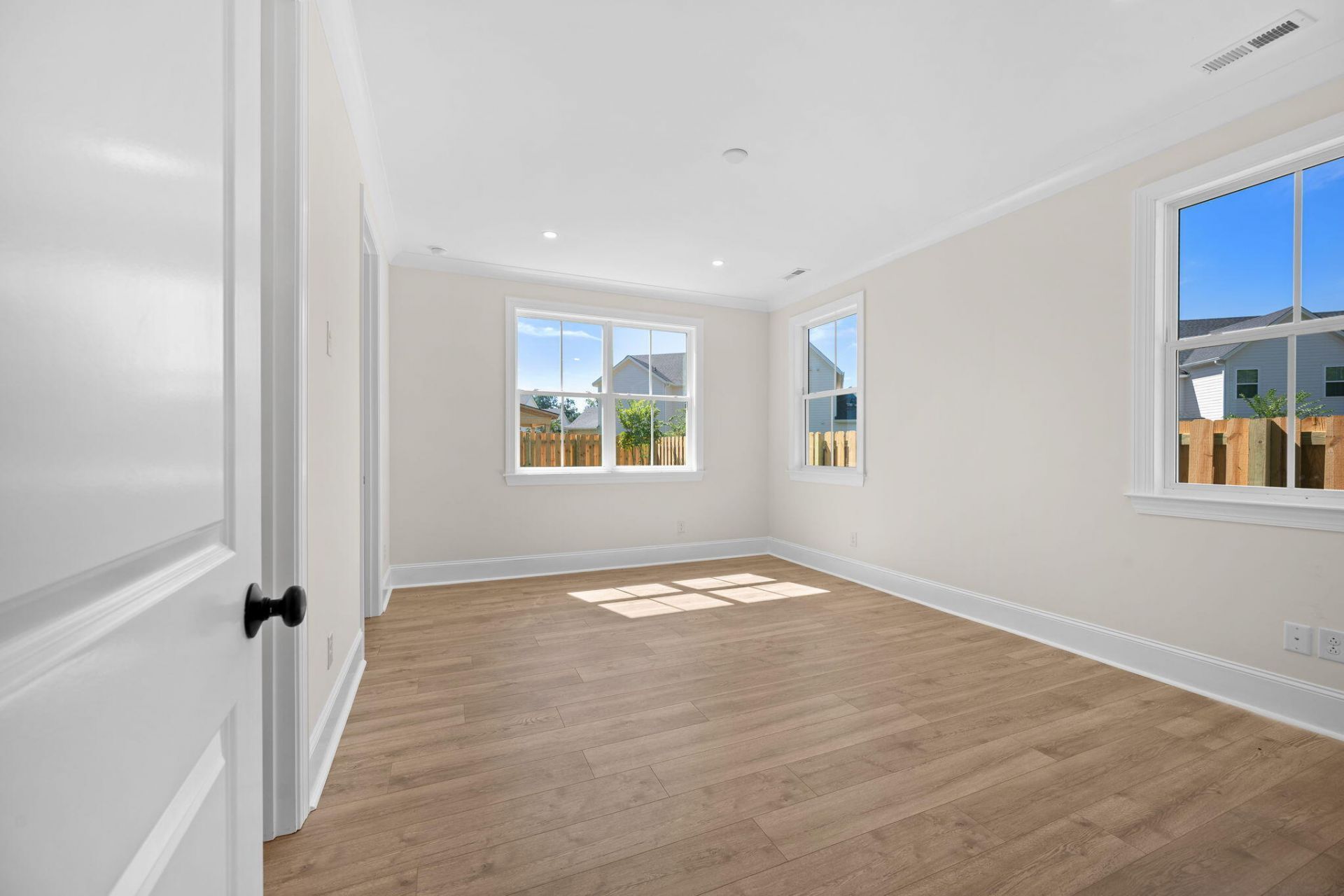 313 Livewell Court Photo 32