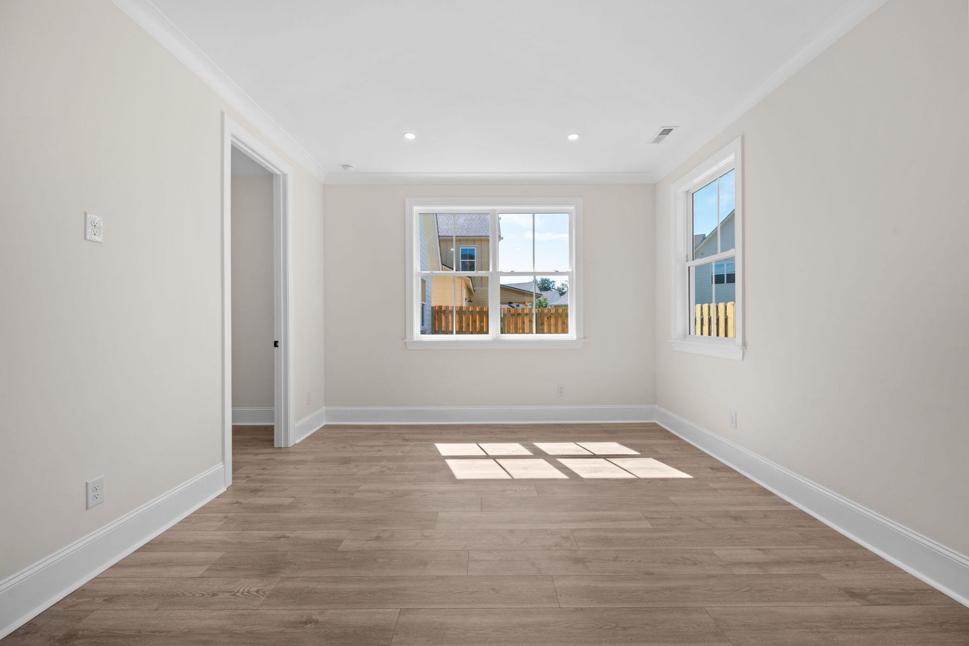 313 Livewell Court Photo 33