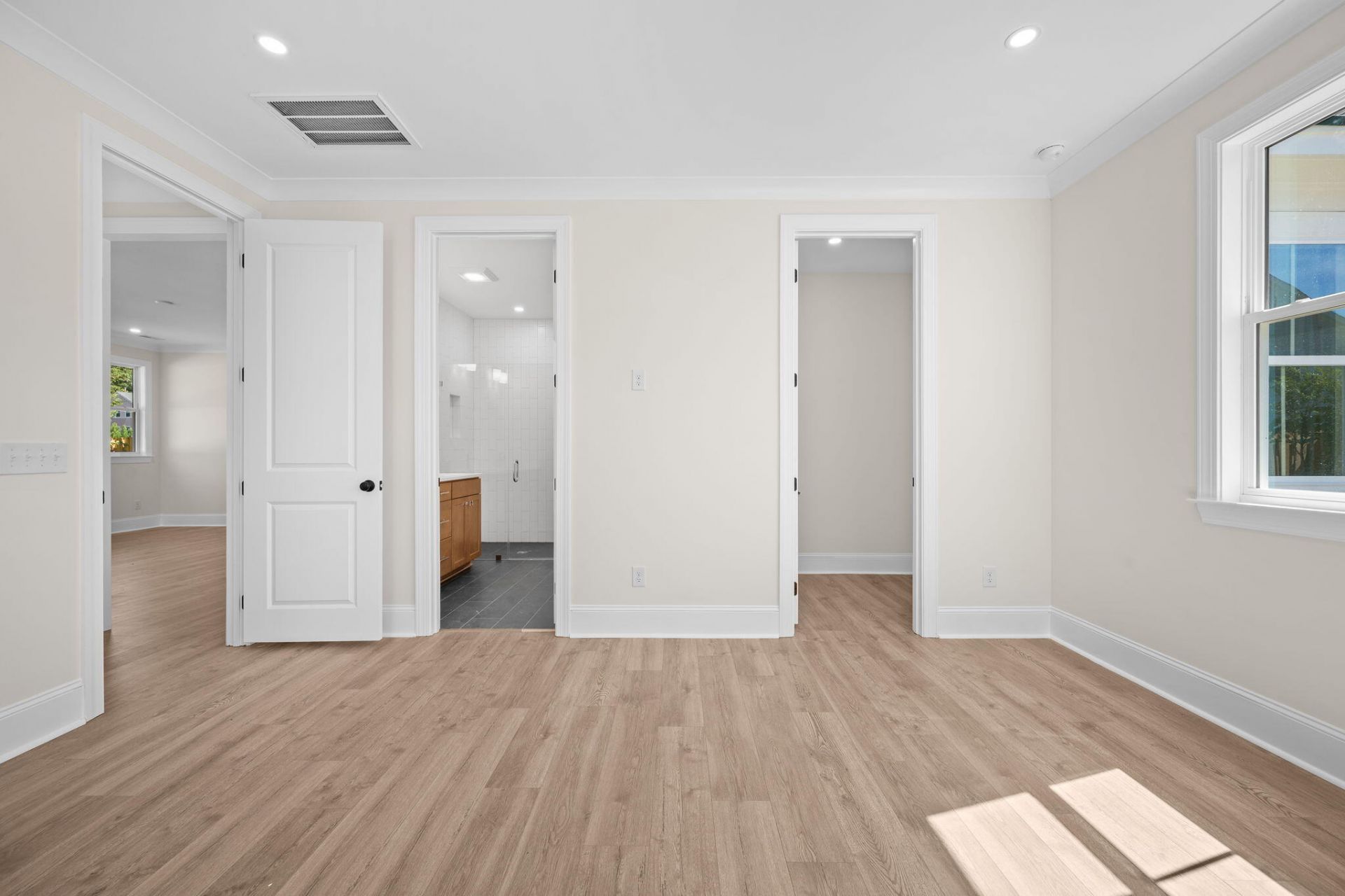 313 Livewell Court Photo 34