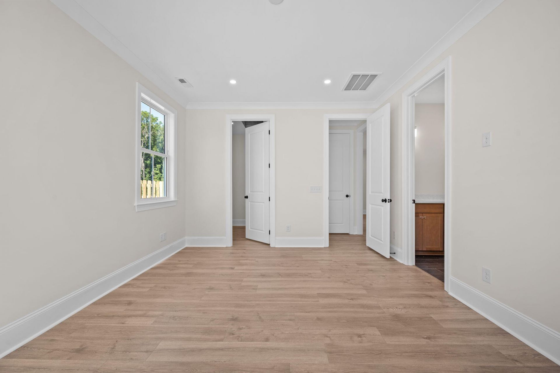 313 Livewell Court Photo 35