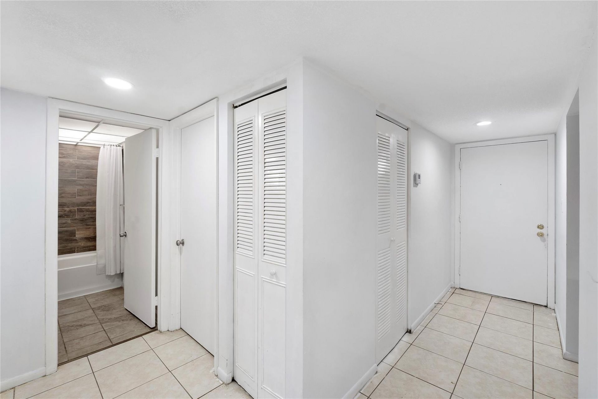 3341 NW 47th Terrace, Unit 206, Lauderdale Lakes, FL 33319 Photo