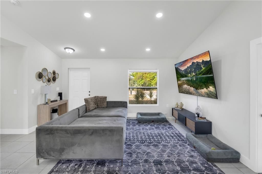 1327 NE 12th Ave , Cape Coral, FL 33909 Photo