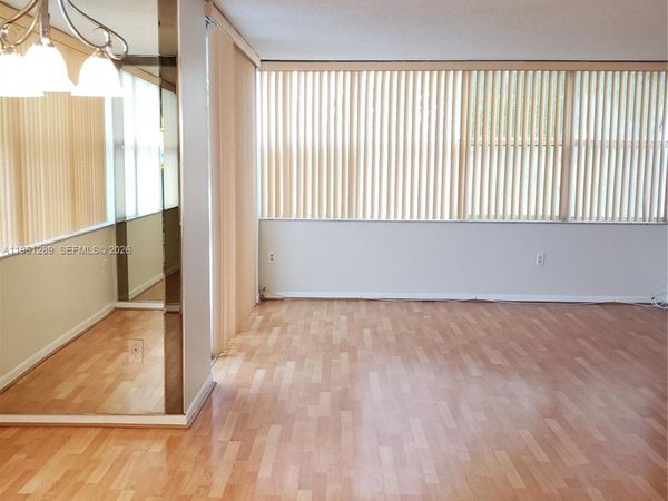 1200 NE Miami Gardens Dr, Unit 213W, Miami, FL 33179