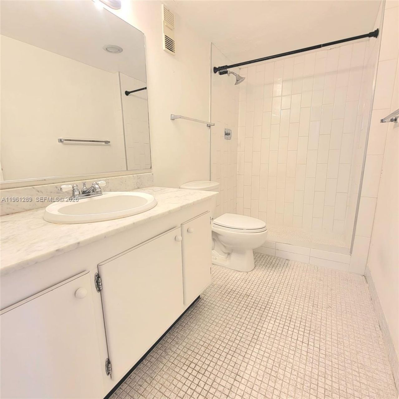 1200 NE Miami Gardens Dr, Unit 213W, Miami, FL 33179 Photo