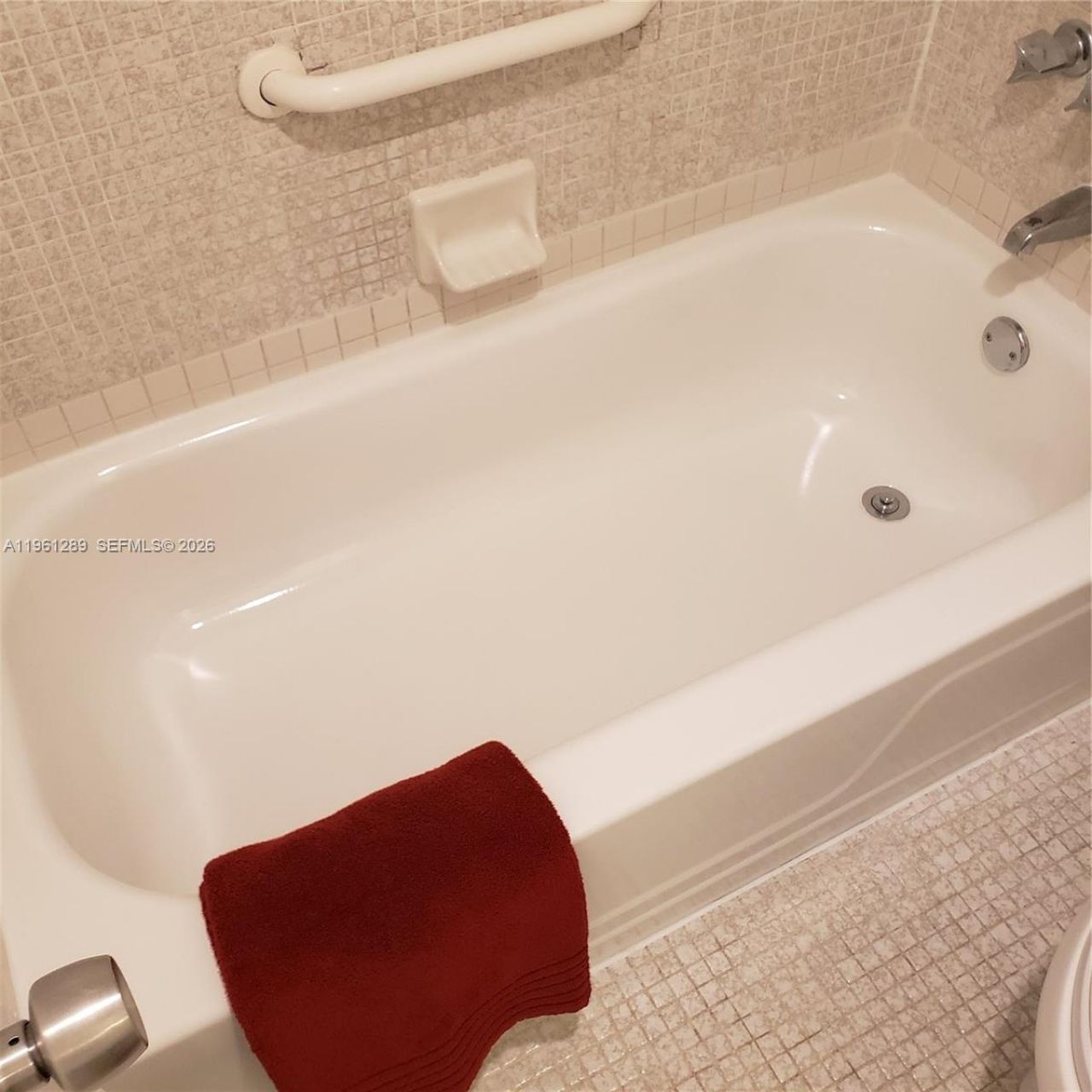 1200 NE Miami Gardens Dr, Unit 213W, Miami, FL 33179 Photo