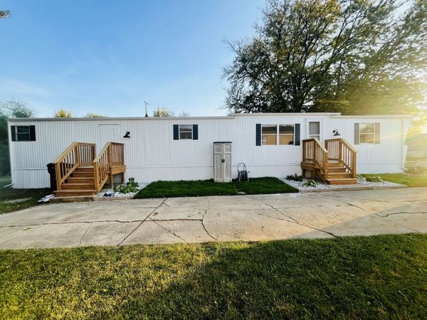 1824 Huckleberry Lane, Sycamore, IL 60178