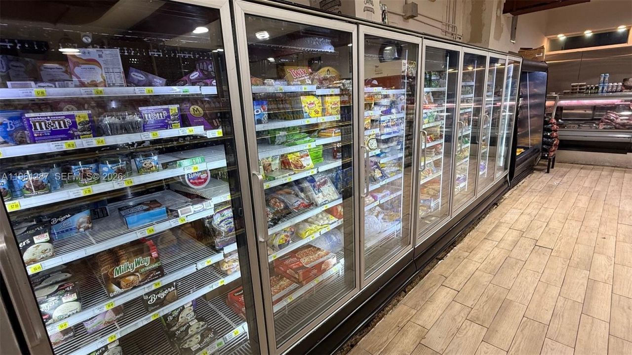 1305 SW 8th St, Miami, FL 33135 Photo