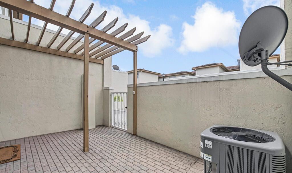 2407 NW 5th Street, Boynton Beach, FL 33426 Photo