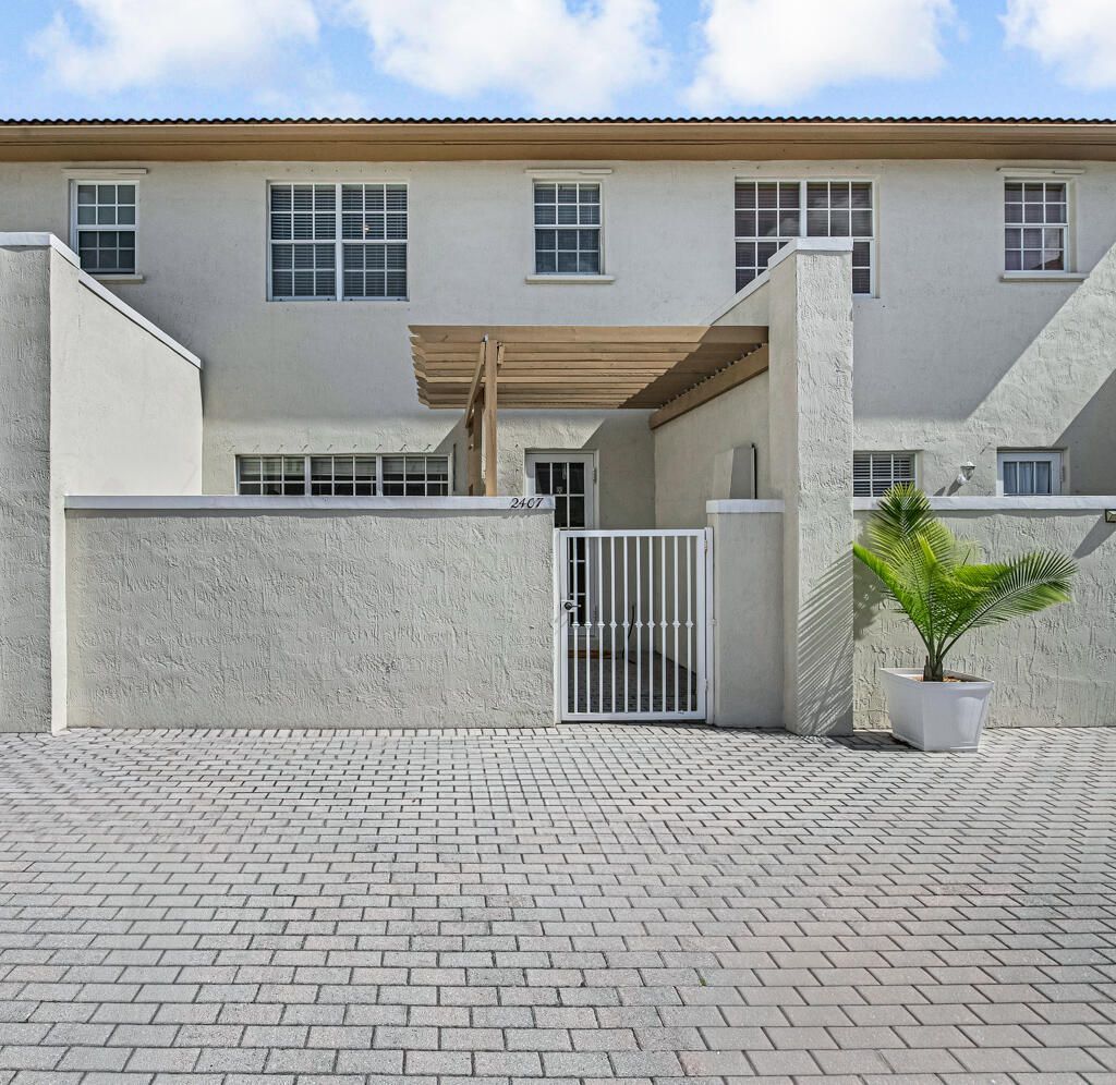 2407 NW 5th Street, Boynton Beach, FL 33426 Photo