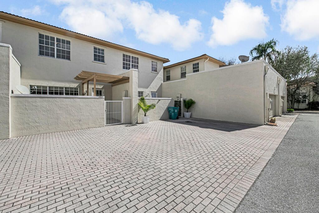 2407 NW 5th Street, Boynton Beach, FL 33426 Photo