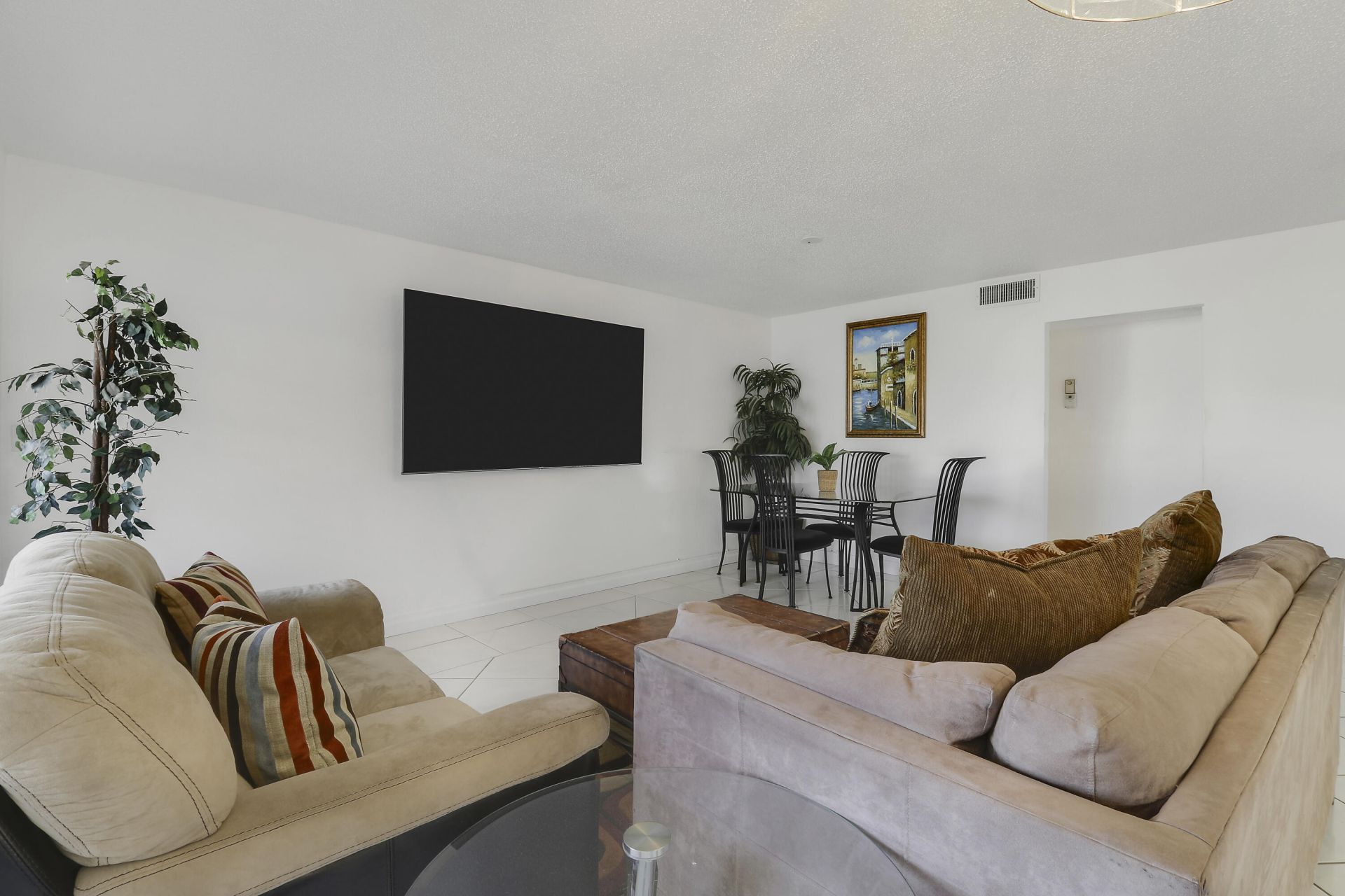 7 Greenway Village N, Unit 202, Royal Palm Beach, FL 33411 Photo