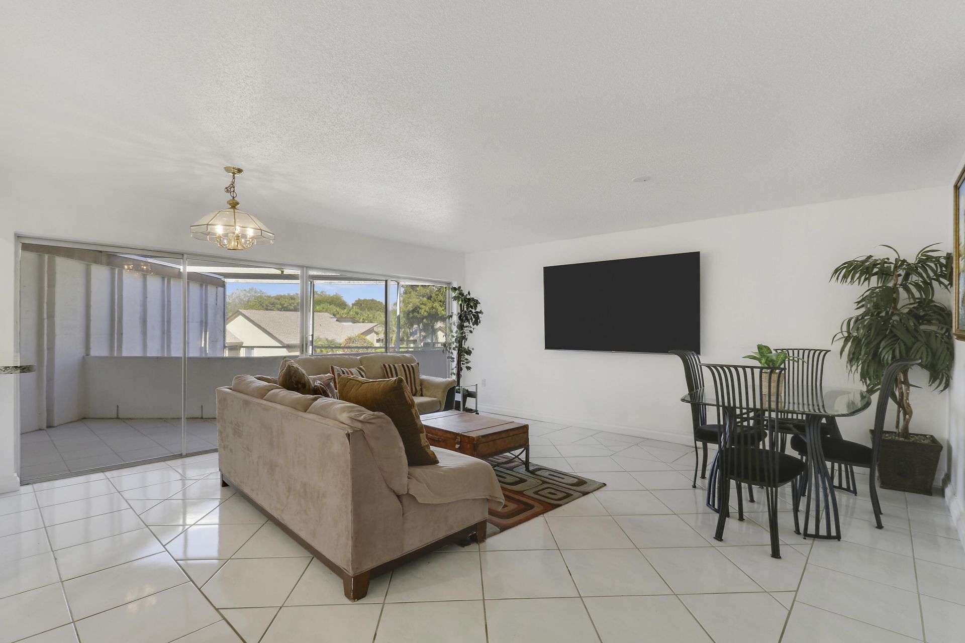 7 Greenway Village N, Unit 202, Royal Palm Beach, FL 33411 Photo
