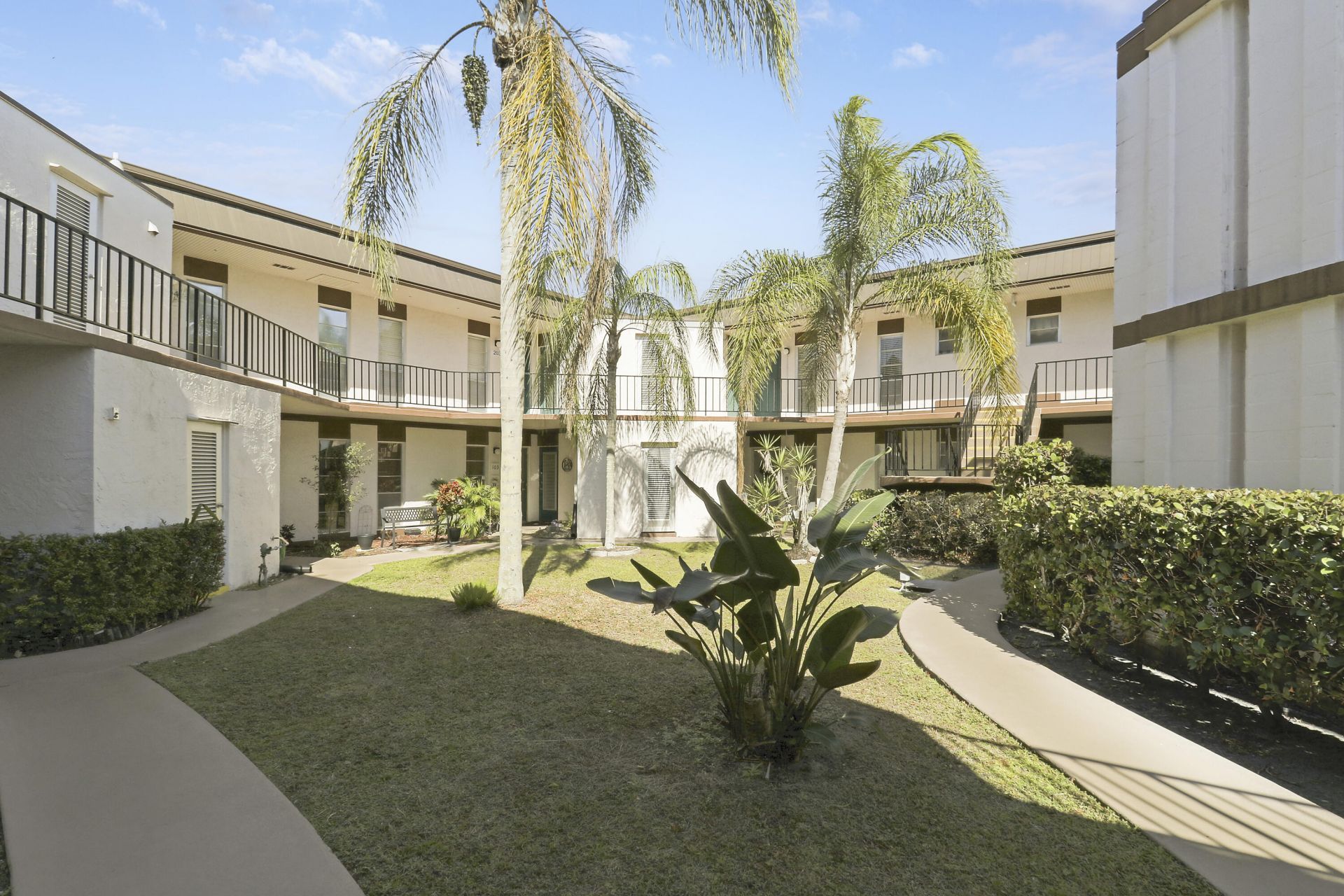 7 Greenway Village N, Unit 202, Royal Palm Beach, FL 33411 Photo
