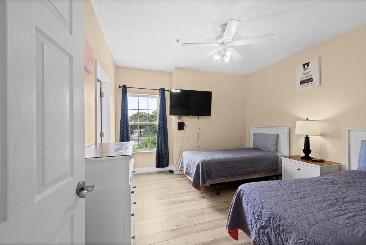 704 S Ocean Blvd. S Photo 18