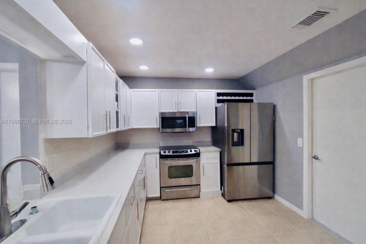 2573 SW Cain St, Port Saint Lucie, FL 34953 Photo