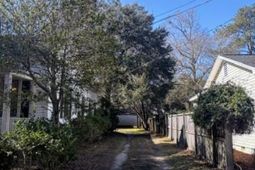 227 N Church Street photo 4