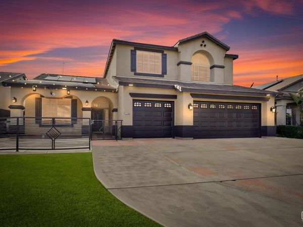 7105 Triple Falls Drive, Bakersfield, CA 93312