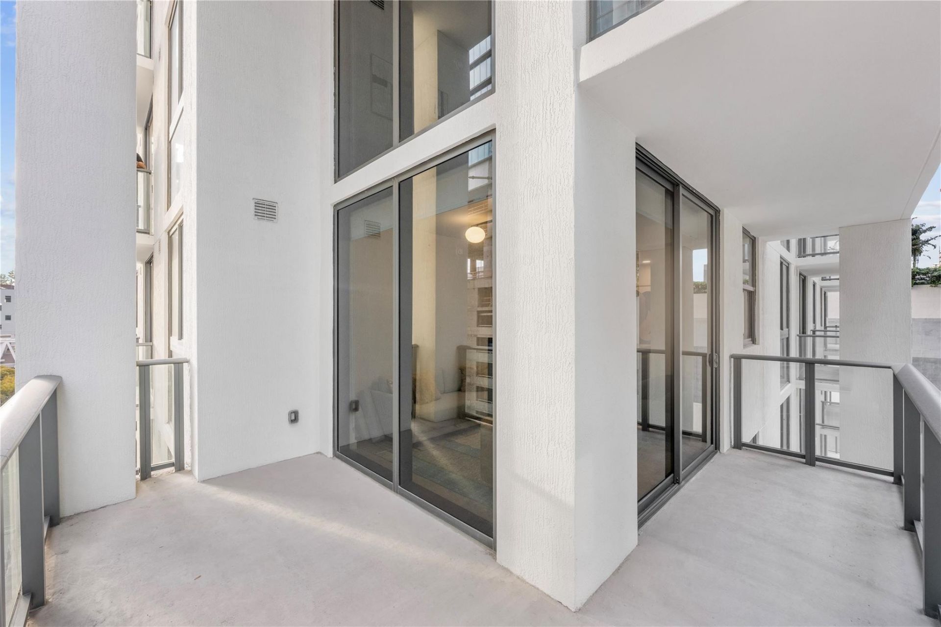 11 NE 6th Street, Unit 907, Miami, FL 33132 Photo